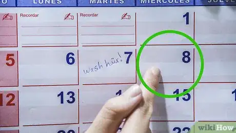 Image titled Tease Your Own Hair Step 1