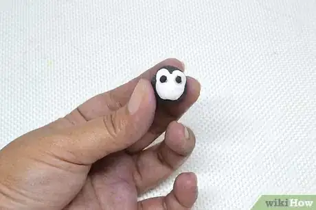 Image titled Make Sugar Paste Penguins Step 14