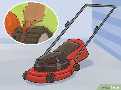 Image titled Mow a Lawn Professionally Step 10
