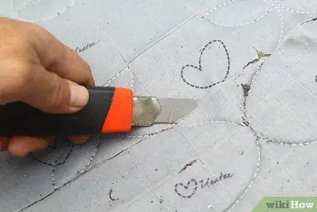 Image titled Create a Vintage Bedspring Vase Step 2