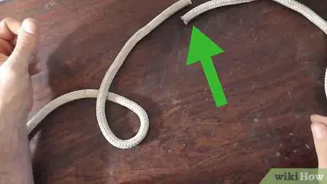 Image titled Tie a Zeppelin Knot Step 1