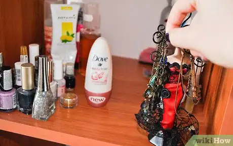 Image titled Do a Fast, Deep Clean for Your Bedroom Step 5