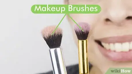 Image titled Do Gradient Smokey Eye Makeup Step 5