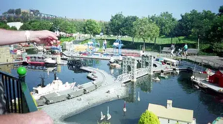 Image titled New England harbor