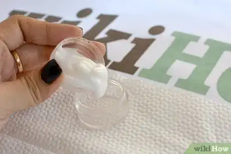 Image titled Make Scented Shimmer Cream Step 3