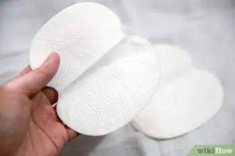 Image titled Lessen Underarm Sweating Step 4