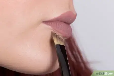 Image titled Apply Lip Tar Step 10