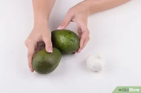 Image titled Eat Raw Garlic Step 3