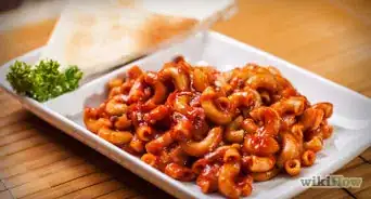 Make Spicy Macaroni with Tomato Sauce