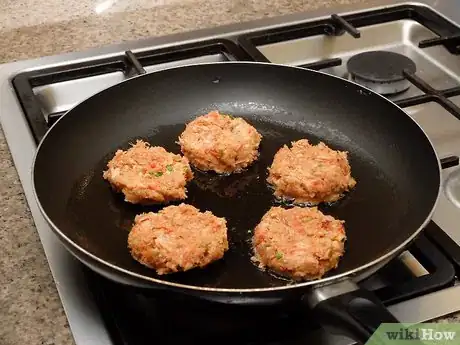 Image titled Make Salmon Cakes Step 6