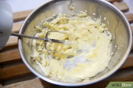 Image titled Make Galaxy Frosting Step 1