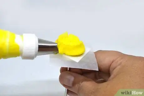 Image titled Make Tulips with Frosting Step 21