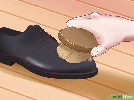 Image titled Spit Shine Shoes Step 14