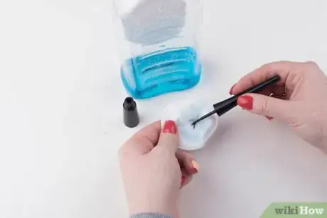 Image titled Apply Eyeliner to Another Person Step 13