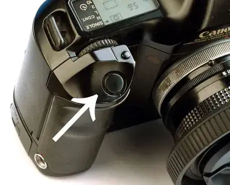 Image titled Canon_T90_shutter_button_207.JPG