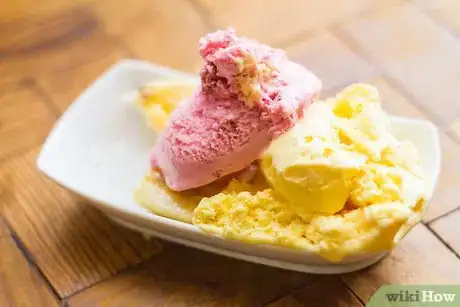 Image titled Make Banana Splits with Fruit Step 4