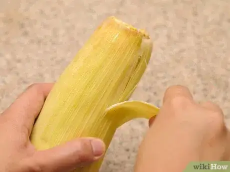Image titled Grill Corn Step 1