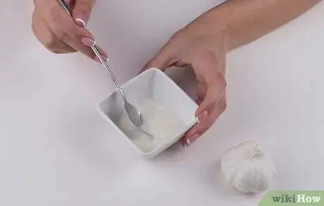 Image titled Eat Raw Garlic Step 2