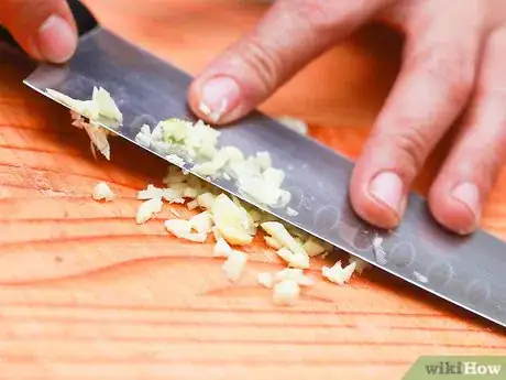 Image titled Eat Raw Garlic Step 6