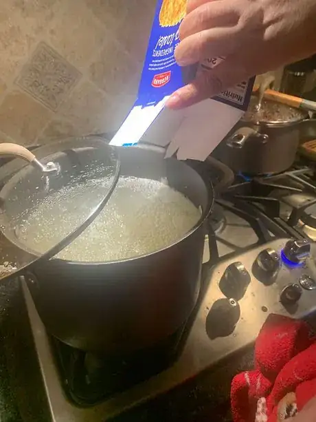 Image titled Pasta in water