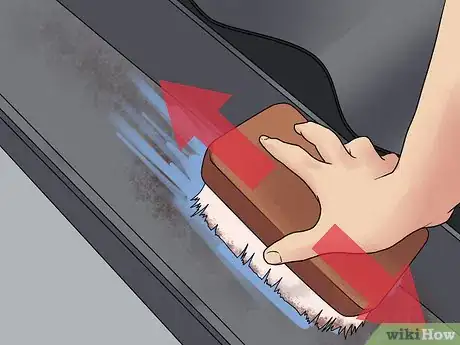 Image titled Clean Aluminum Gutters Step 10