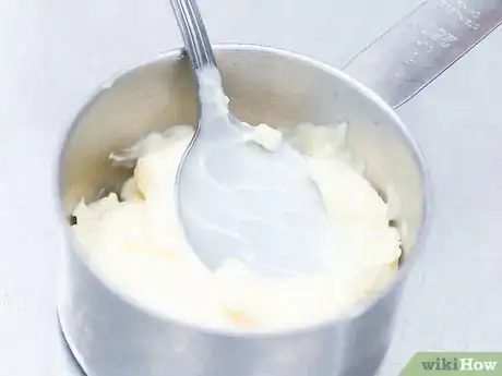 Image titled Use Mayonnaise as a Hair Conditioner Step 2