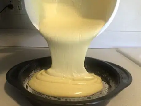 Image titled PouringCakeMix