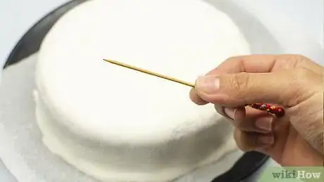 Image titled Decorate a Christmas Cake Step 14