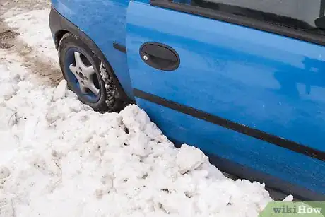 Image titled Survive in a Car Submerged in Snow Step 6