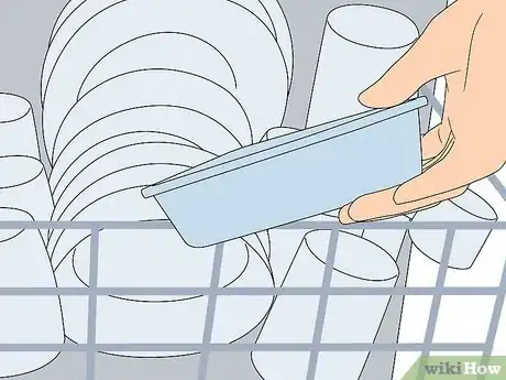 Image titled Fix Smelly Plastic Containers Step 4